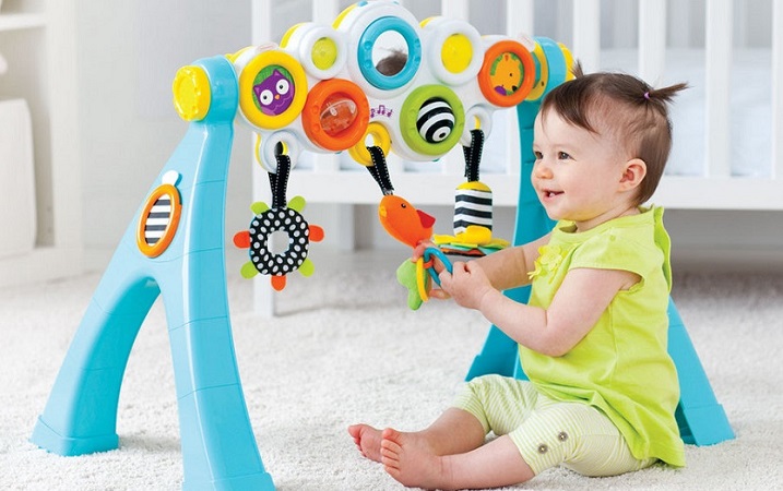 Игрушки для ребенка от 6 месяцев до 1 года - статья из серии «Выбираем игрушку»