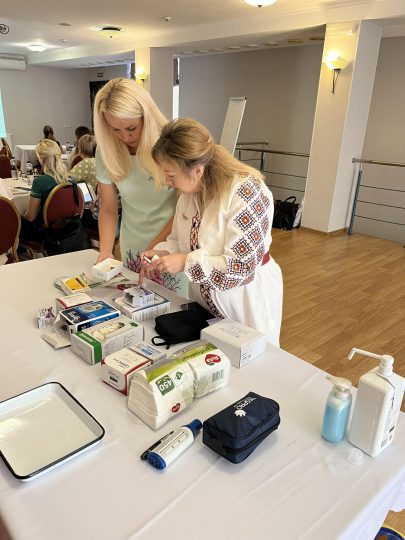 Україно-швейцарський проєкт «Діємо для здоров’я» навчає медиків застосовувати PEN-протоколи