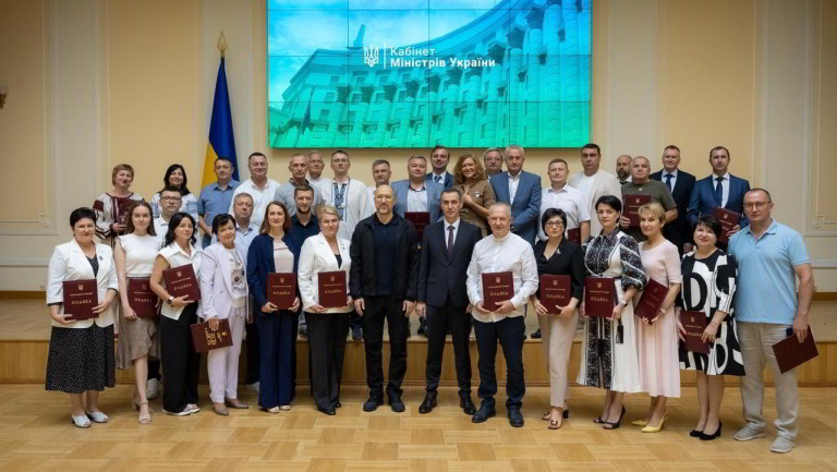 Медики отримали урядові відзнаки до професійного свята