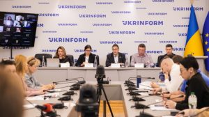 Поширеність куріння сигарет серед підлітків значно знизилася за останні 20 років але залишається стабільною на рівні 12% останні 7 років; натомість кожен п’ятий підліток вживає е-сигарети