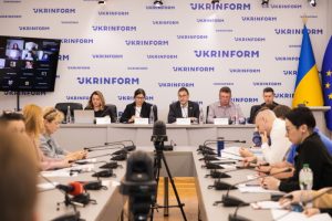Поширеність куріння сигарет серед підлітків значно знизилася за останні 20 років але залишається стабільною на рівні 12% останні 7 років; натомість кожен п’ятий підліток вживає е-сигарети
