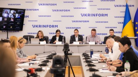 Поширеність куріння сигарет серед підлітків значно знизилася за останні 20 років але залишається стабільною на рівні 12% останні 7 років; натомість кожен п’ятий підліток вживає е-сигарети