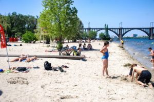 У місцях купання в Україні виявили перевищення рівня кишкової палички: понад 15% проб води не відповідають нормам
