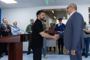 Президент України привітав медиків із професійним святом і вручив державні нагороди