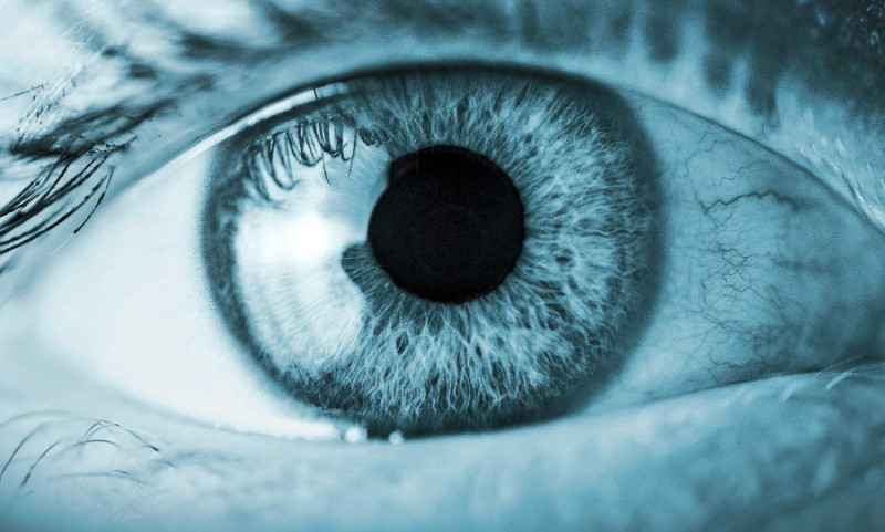 Понад 100 українських медзакладів виконують безоплатні операції з імплантації штучного кришталика — як скористатися послугою