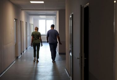 Медичні працівники, постраждалі внаслідок війни, можуть отримати державну допомогу від 200 тис до 1 млн грн